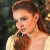 Башак Гумулcинелиоğлу